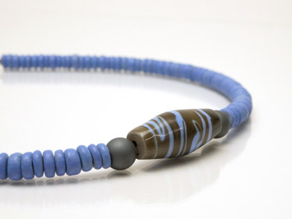 Glas mit Kokosnuss blau-grau